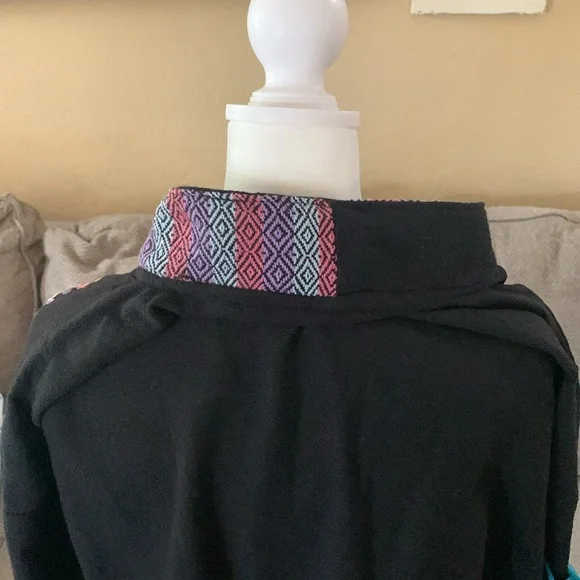 NWOT  XL Unique black Mexican “Baja” style women’s pullover Jacket. - Picture 6 of 6
